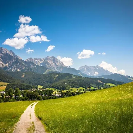Appealing In Near Lake, Cleaning Included Apartamento Saalfelden